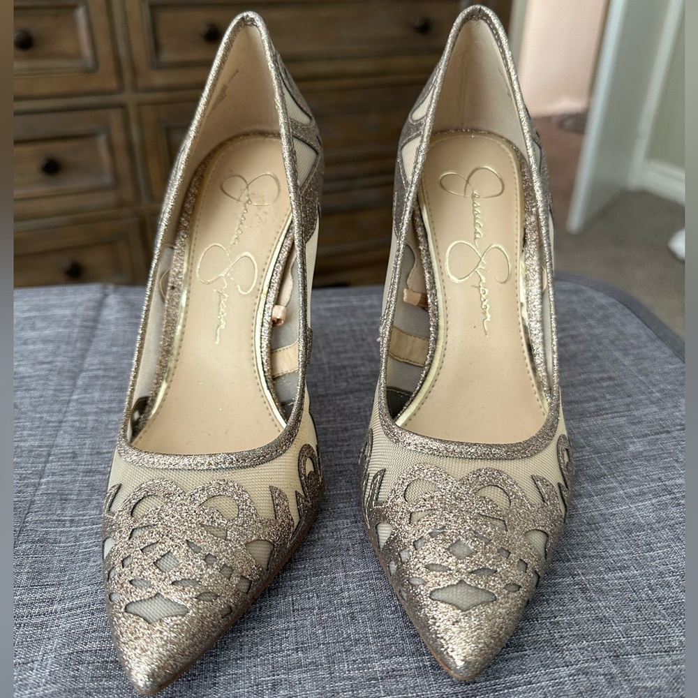Silver pointd toe pumps